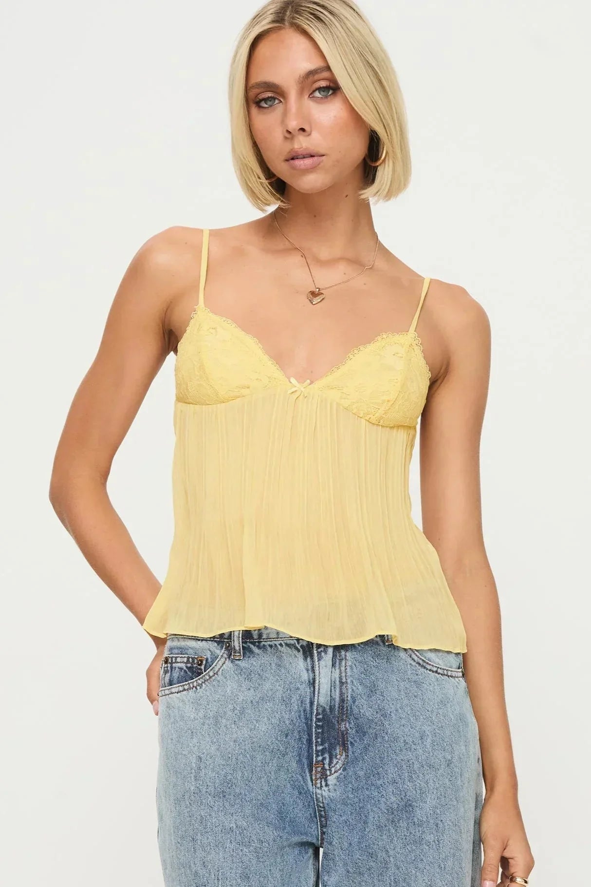 Haut Chic Femme | Élégant & Féminin | Détails Dentelle pour Tenue Habillée ou Quotidienne