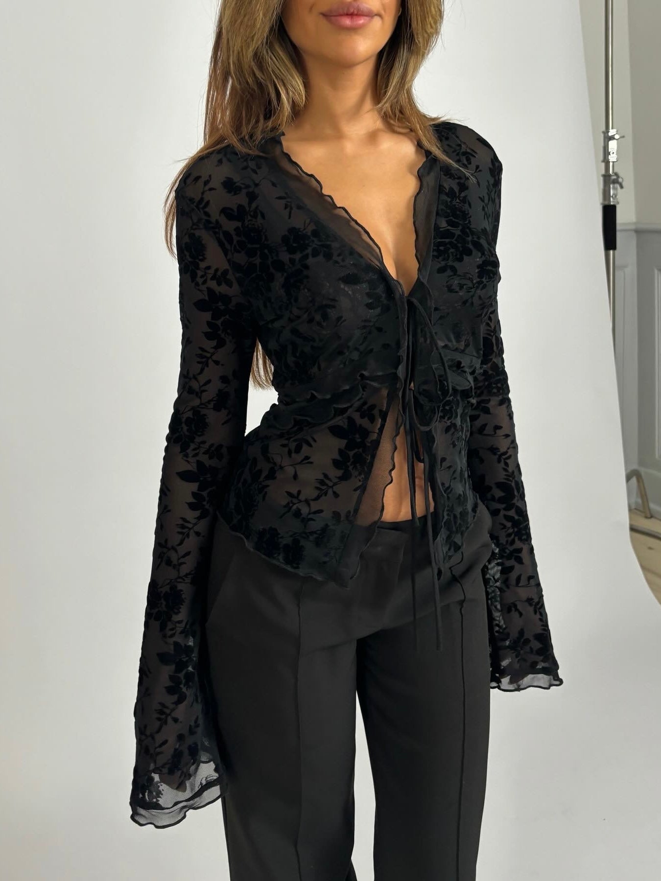 Haut Noir | Look Élégant | Design Classique et Polyvalent