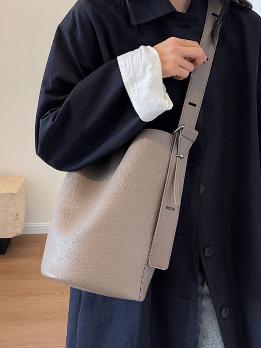 Sac à Bandoulière en Cuir Rétro | Look Vintage | Design Élégant et Pratique