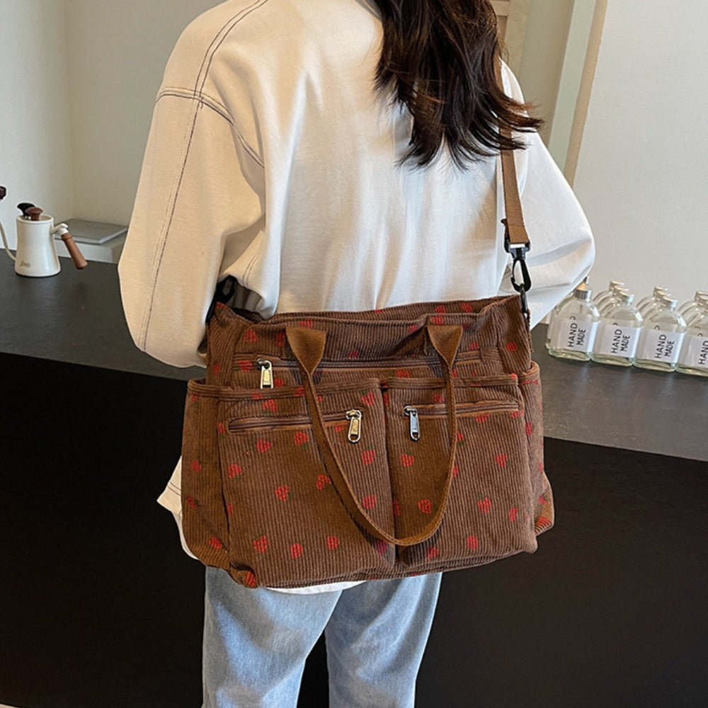 Kanna | Velours Côtelé et Fraise | Look Tendance | Confort et Style