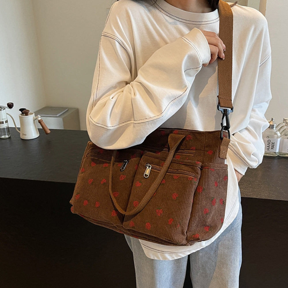 Kanna | Velours Côtelé et Fraise | Look Tendance | Confort et Style