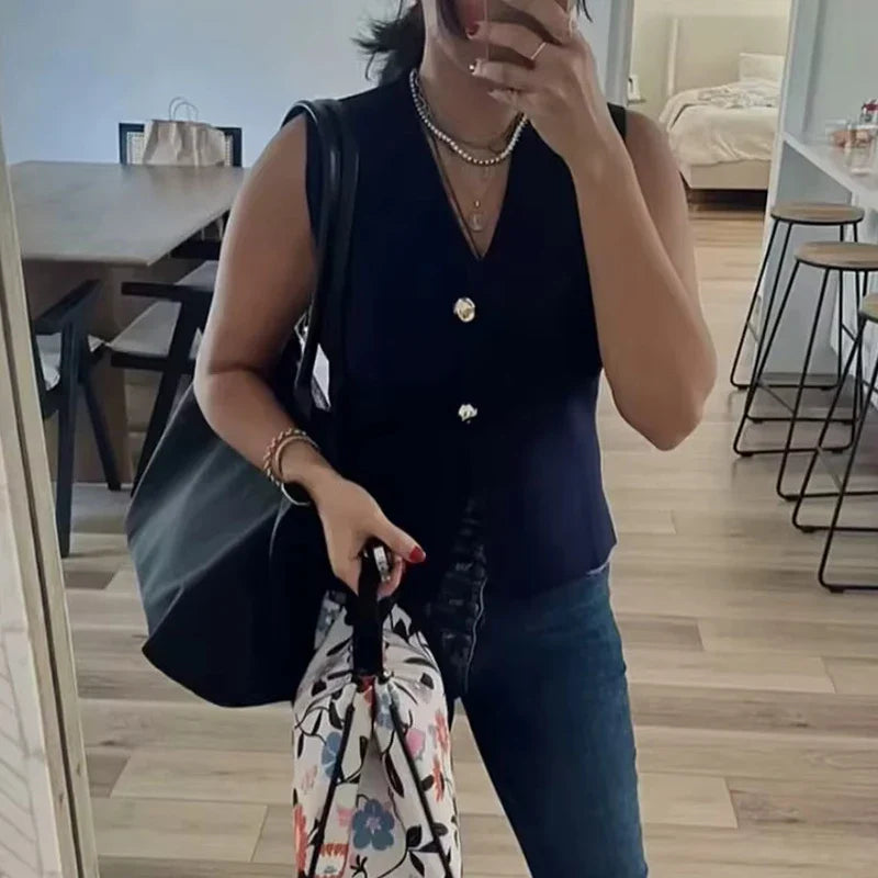 Cardigan Court Femme | Tricot Léger & Sans Manches | Tendance et Confort pour Été 2025