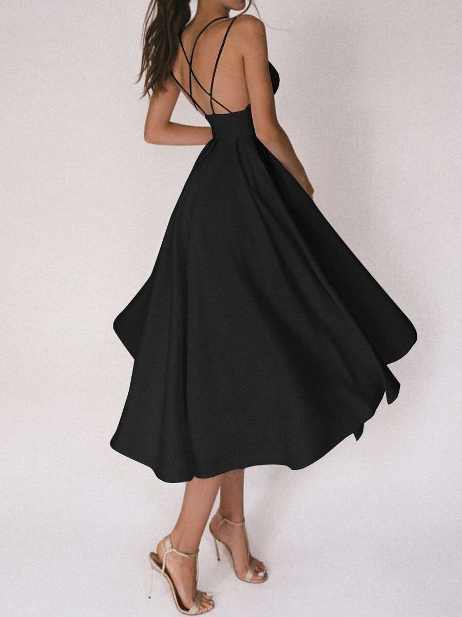 Robe élégante pour femmes - Satin & bretelles croisées