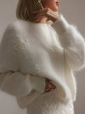 Pull oversize duveteux blanc col rond