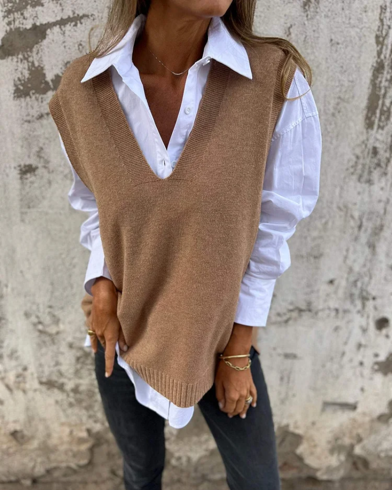 Pull sans manches en maille taupe col V