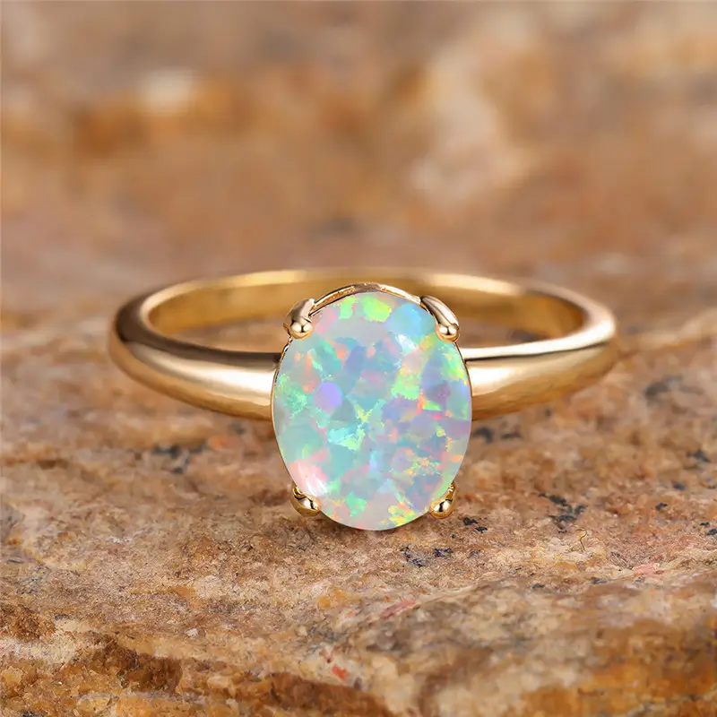 Bague Femme à Pierre Ovale aux Reflets Colorés