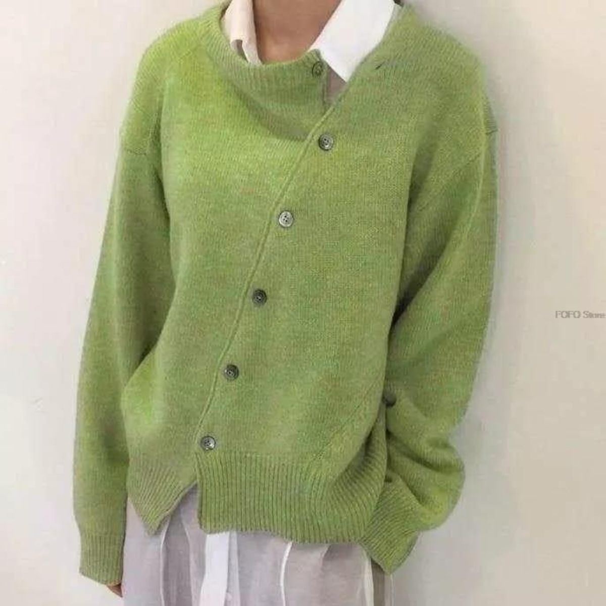 Alice - Cardigan asymétrique beige en maille douce