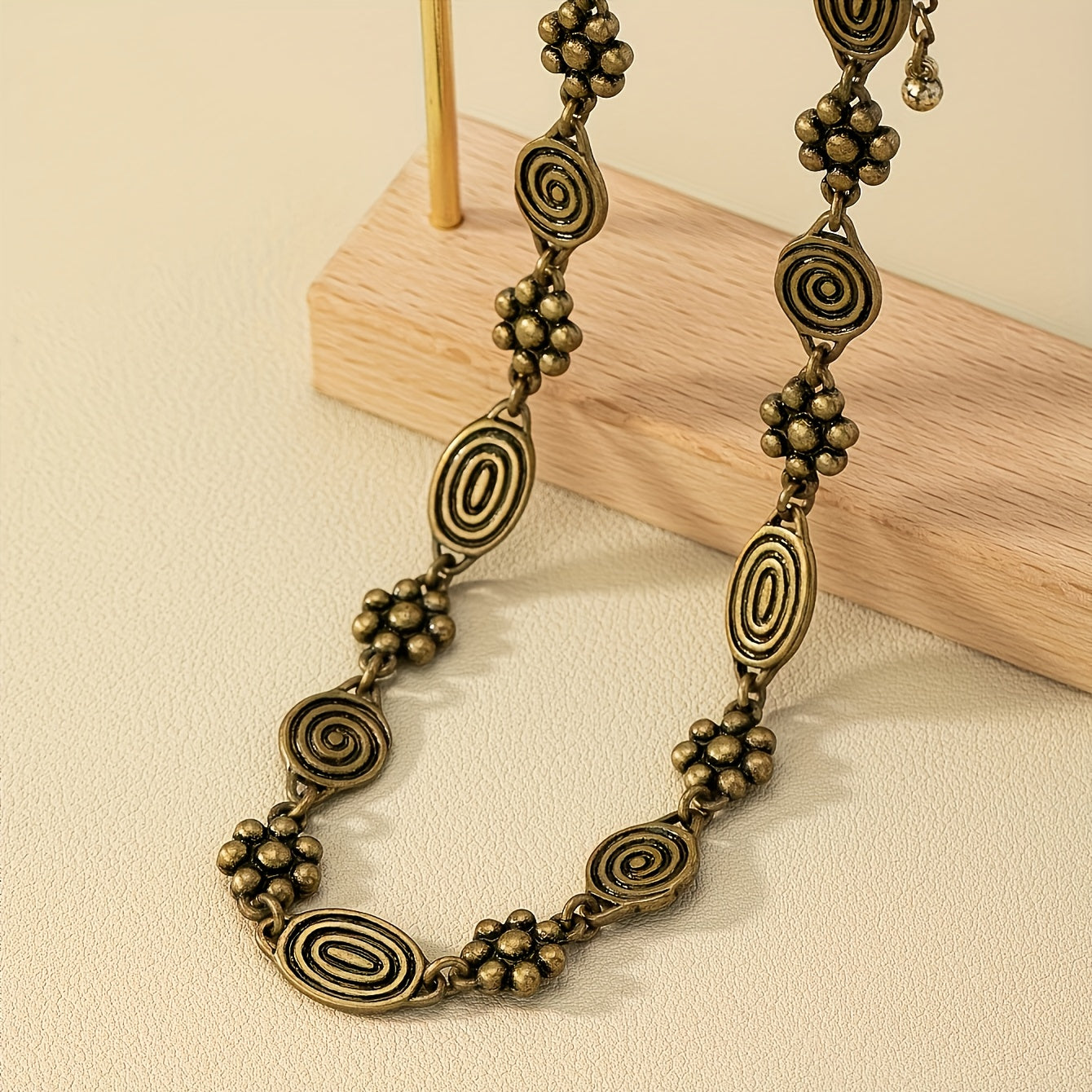 Collier Ras-de-Cou Femme à Volute Florale