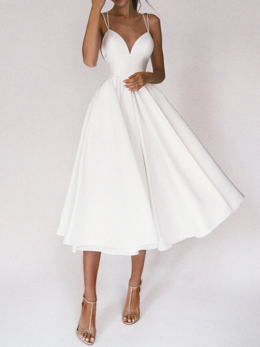 Robe midi pour femmes - Sans manches avec bretelles fines