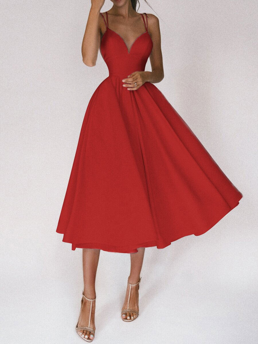 Robe midi pour femmes - Sans manches avec bretelles fines