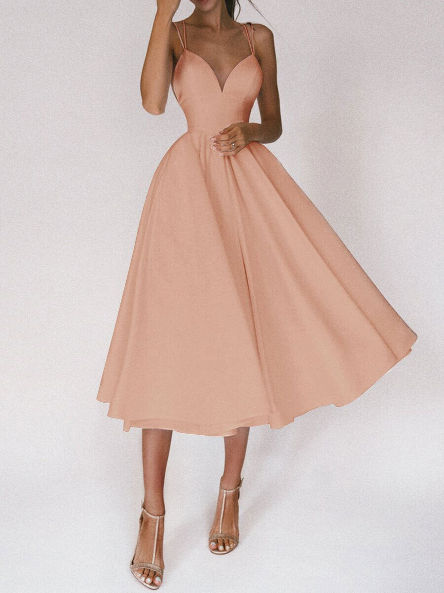 Robe midi pour femmes - Sans manches avec bretelles fines