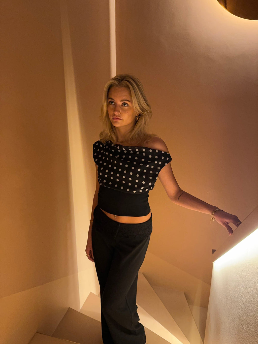 Top à Pointillés Femme | Léger & Stylé | Coupe Flatteuse avec Motif à Pois pour Tenues Décontractées ou Chic