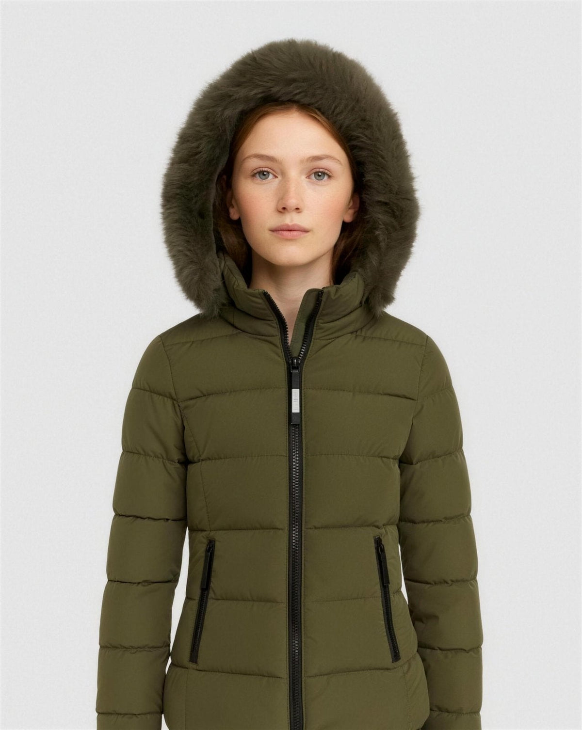 Doudoune Femme Capuche Fausse Fourrure – Look Moderne & Chaleur Assurée