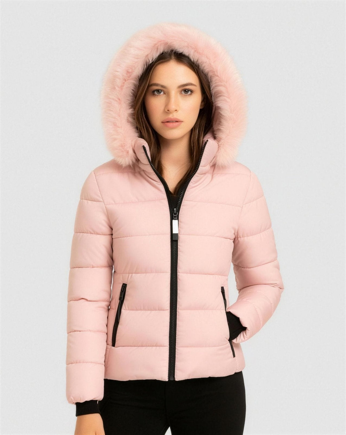Doudoune Femme Capuche Fausse Fourrure – Look Moderne & Chaleur Assurée