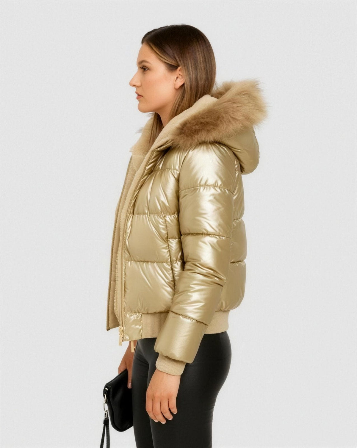 Doudoune Femme Brillante Capuche Fourrée – Élégance & Chaleur